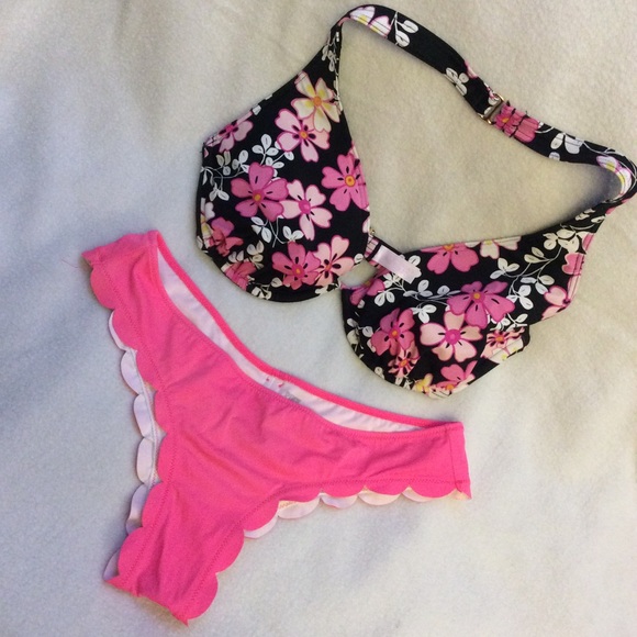 Victoria’s Secret scalloped hot pink bikini bottom - Picture 7 of 9